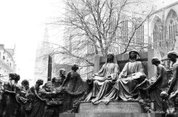 statue by the van eyck brothers