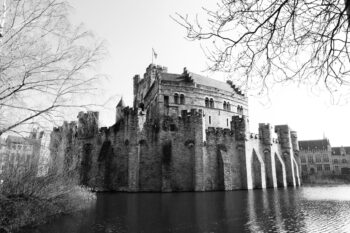 gravensteen castle water side